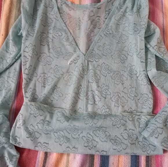 Foam Green Intimately Free People Night Shirt SzL Flared Cuffs Deep V Back - Picture 4 of 5